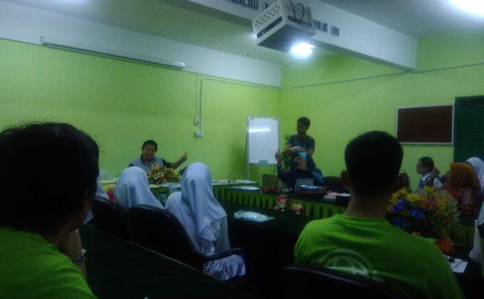 WE ARE SETTING UP TENTS ON SHIP?! - Briefing for Tanjung Datu Exploration