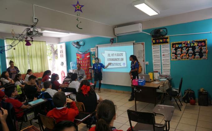 Tu, yo y ellos, formamos un nosotros