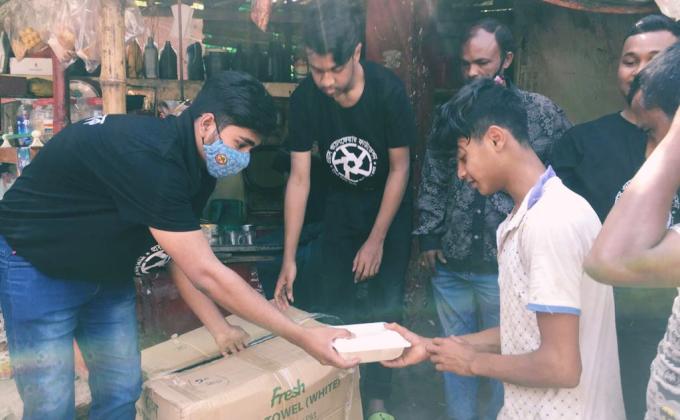 খাবার বিতরণ কর্মসূচী