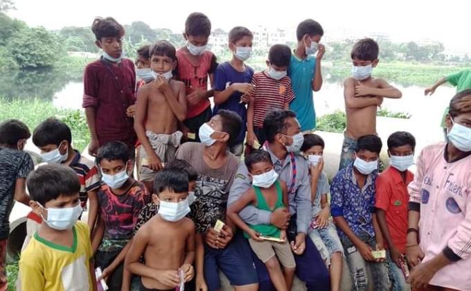 সুবিধাবঞ্চিত শিশুদের মাঝে মাস্ক বিতরণ কর্মসূচী