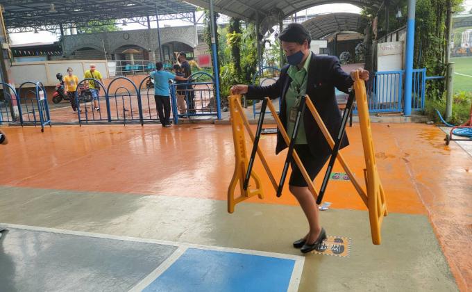 ดูแลความเรียบร้อยของสถานที่ให้แก่นักเรียน