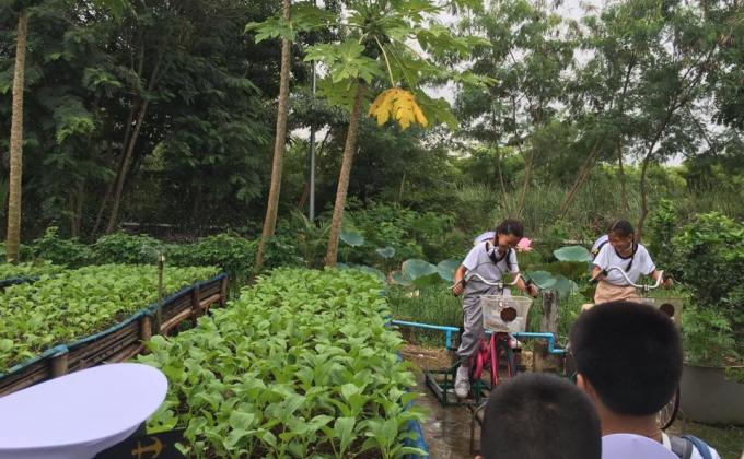 กิจกรรม ปั่นจักรยานรดน้ำผัก #Connect2Earth #MoP_Thailand