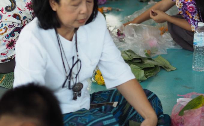 กิจกรรมฝึกทำกลีบกระทงอนุรักษ์วัฒนธรรมไทย