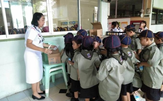 ทำความดีจิตอาสาแจกนม