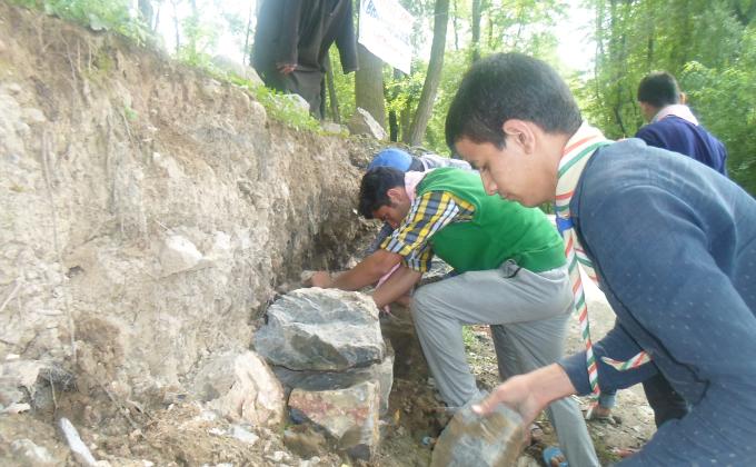 Community Development Work to reappear the Protection Bund of the Road 