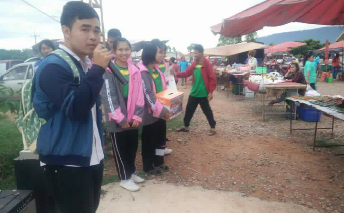 เปิดหมวกเพื่่อซื้อโต๊ะให้น้องๆ
