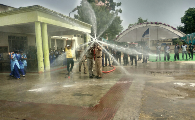 Save the life by disaster management and first aid specialized course
