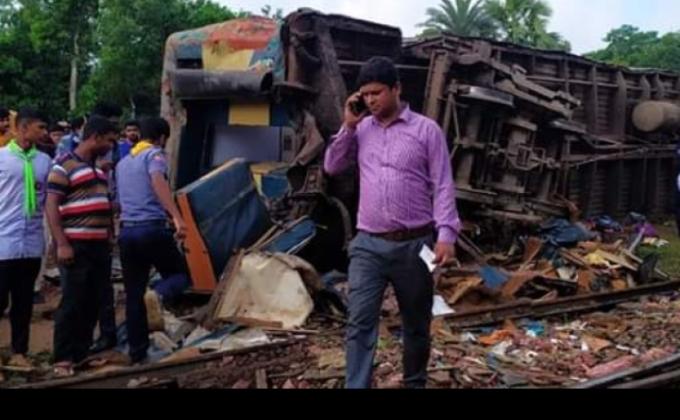 ব্রাহ্মণবাড়িয়ার কসবায় রেল দূর্ঘটনার উদ্ধারকাজে স্কাউটদের সাহসী অবদান