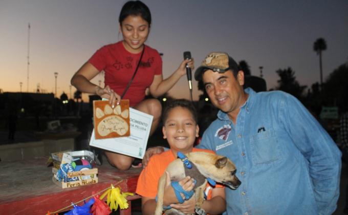 Salvando Vidas A.C " Feria Peluda "