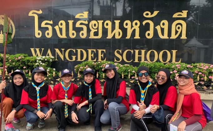 Raja Thailand Baru Ditabal Dan Diberi Sambutan Oleh Pengakap