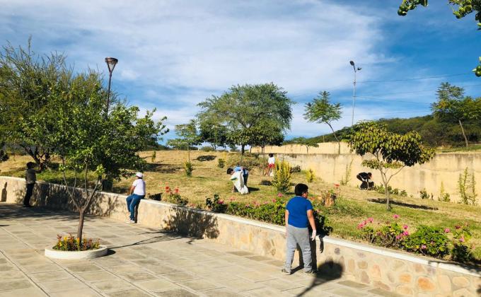 limpiando nuestro lugar de reunion