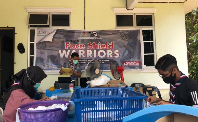FACE SHIELD FOR WORLD HEALTH FRONTLINER