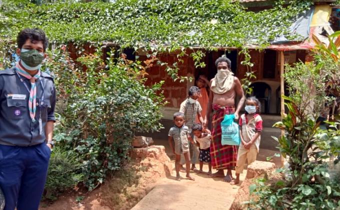 Rover Crew  Service during lockdown and provides masks