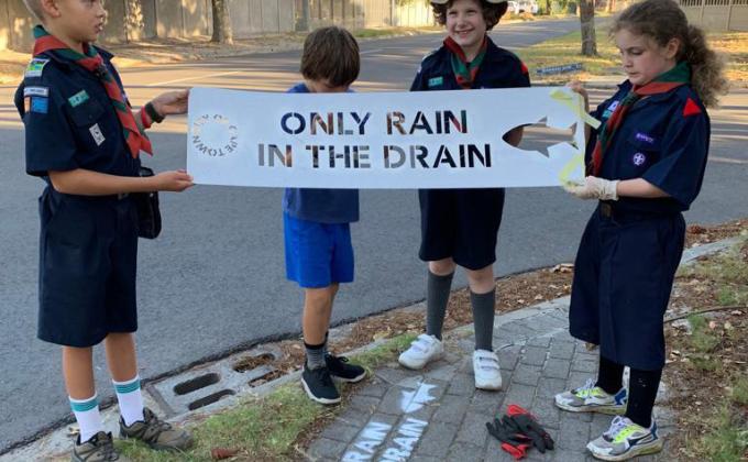 Cubs display awareness creating stencil