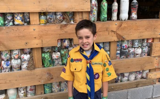 Elaboración de casas utilizando ecoladrillos como relleno aislante de temperatura y ruido. Posteriormente se recubren y quedan casas hermosas. Te invito a ver el proyecto y replicarlo en tu ciudad. 