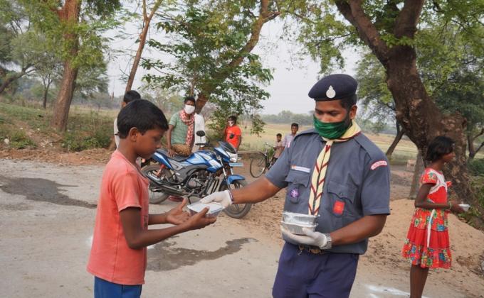 Cooked food packets distributed at Minzpada of Tudalaga village of Bargaon Block