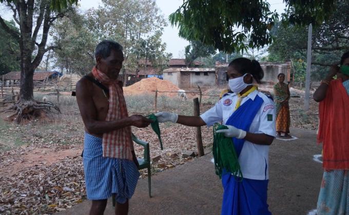 Mask distribution and awareness campaign at Sadakpada of Lakraghara village, Block-Bargaon