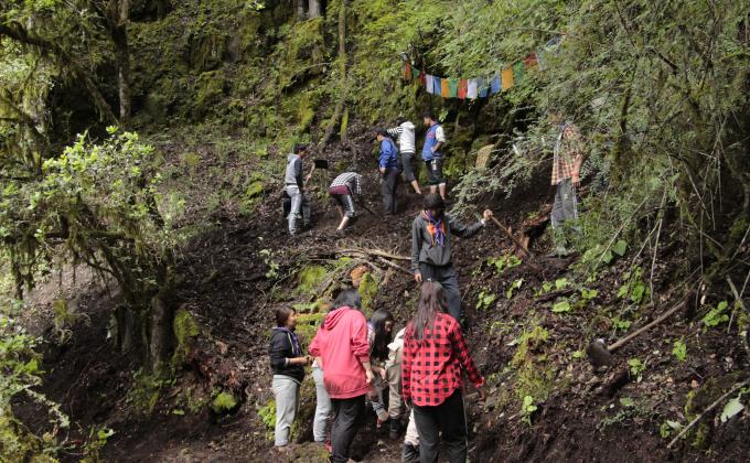 constructing footpath at pagar monastery