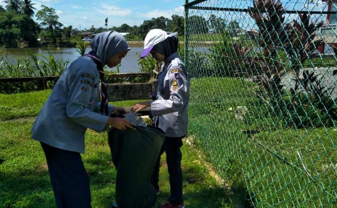 Membersihkan Dewan Batu Kawah