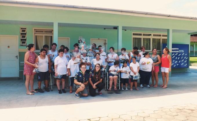 JUNTOS SOMOS MAIS FORTES ESCOLA DE DEFICIENTES .