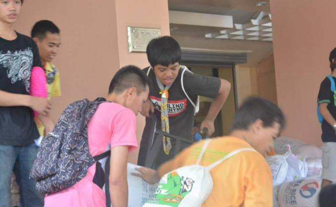 scouts takes part in relief operation during the 7.2 magnitude earthquake that struck the province of Bohol