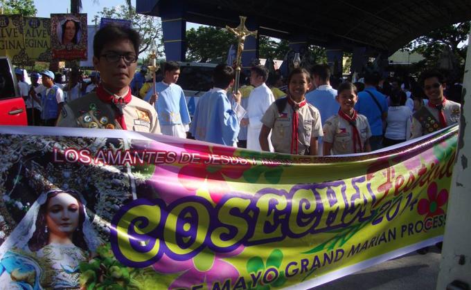 Scouts serve at Cosecha festival and Grand Marian Procession of Los Amantes de Jesus and Y Maria