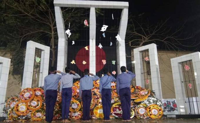 আন্তর্জাতিক মাতৃভাষা দিবসে শহীদ মিনারে সেবা প্রদান