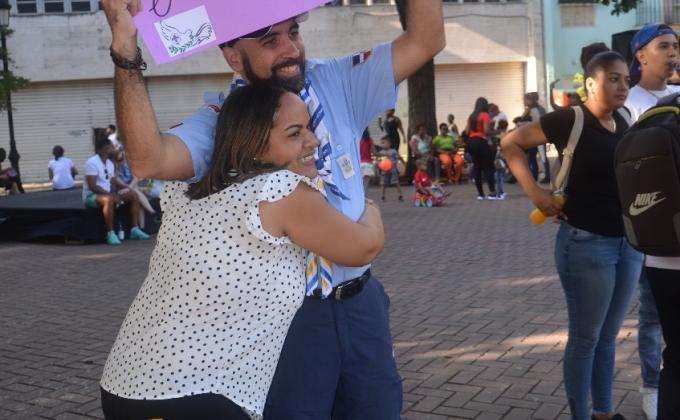 CAMPAÑA DE ABRAZOS GRATIS