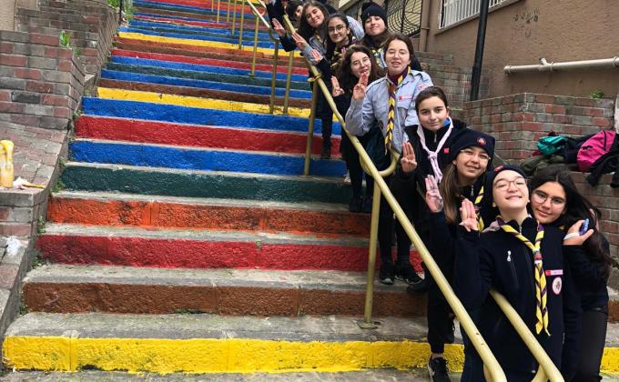 COLOURING STREET WITH STAIRS