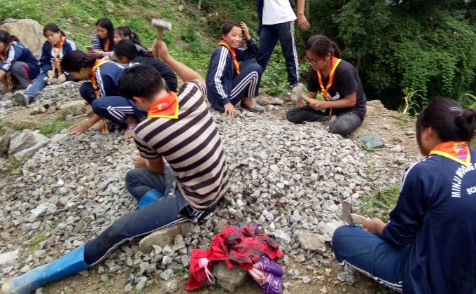 Community service to Phakchog Goenpa