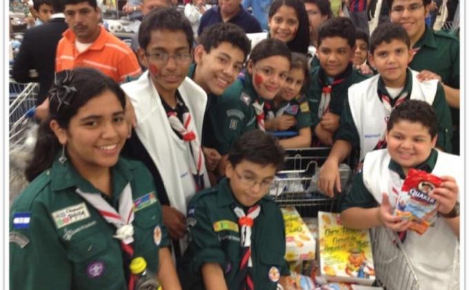 Colecta de alimentos para los habitantes de la Montaña del Hisopo.