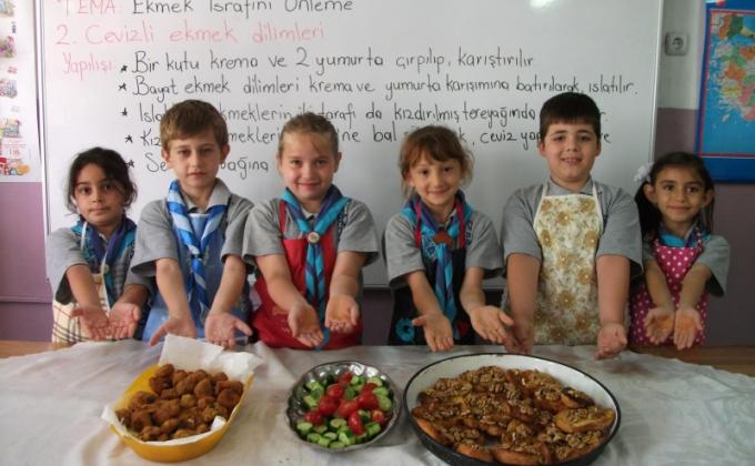Cub scouts prevent bread waste on world environment day