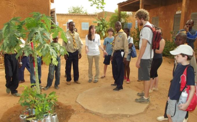 Commémoration de la Journée de la terre et la journée Mondiale du service des jeunes