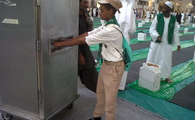خدمة زوار المسجد النبوي الشريف في شهر رمضان1434هـ