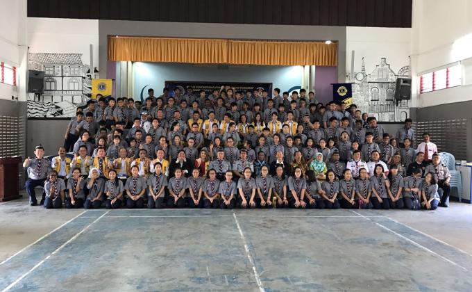 Majlis Penyampaian 500 Pakaian Seragam Pengakap