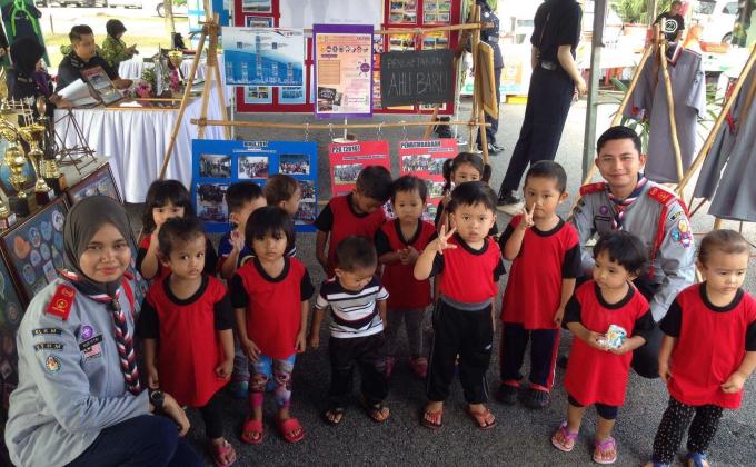 Pameran Badan Beruniform Sempena Karnival Pengajian Tinggi (Jom Masuk U) 