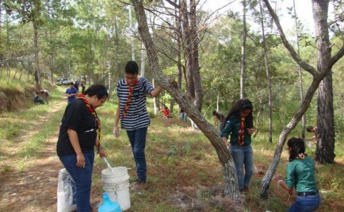 Actividad de Servicio durante Campamento de Grupo