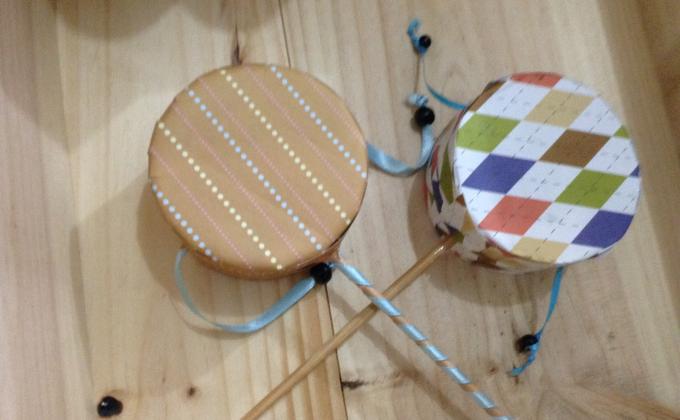 Especialidades de instrumentos musicales con material reciclable