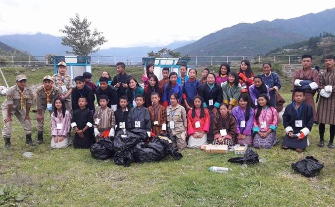 Volunteer in Moenlam Chennmo(Paro)