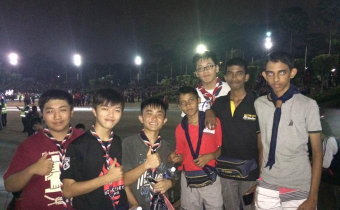 Friends around the world in JMKL13xDD