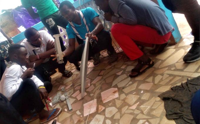 Entrepreneuriat : Formation des jeunes en montage d'antennes paraboliques et d'antennes locales - Acte 1