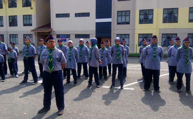 Bersedia untuk aktiviti Kawad Kaki Kem Kemahiran PKK/PM/PR Peringkat Negeri Pahang 2017 di MRSM Lipis