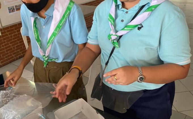 จิตอาสาทำหน้ากาก face shield