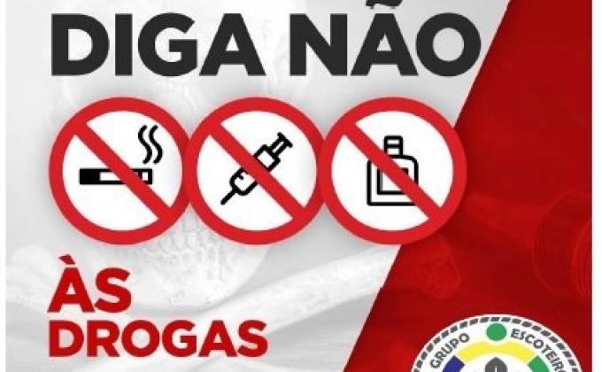 COMBATENDO AS DROGAS E EDUCANDO A PREVENIR