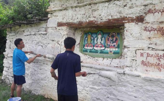 White washing stupa
