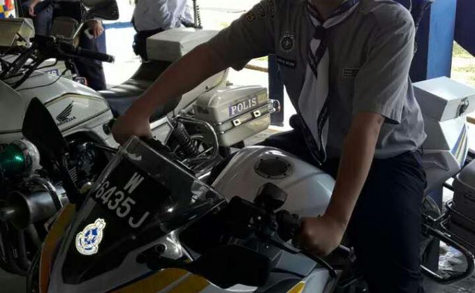 Lawatan Sambil Belajar Ke Balai Polis
