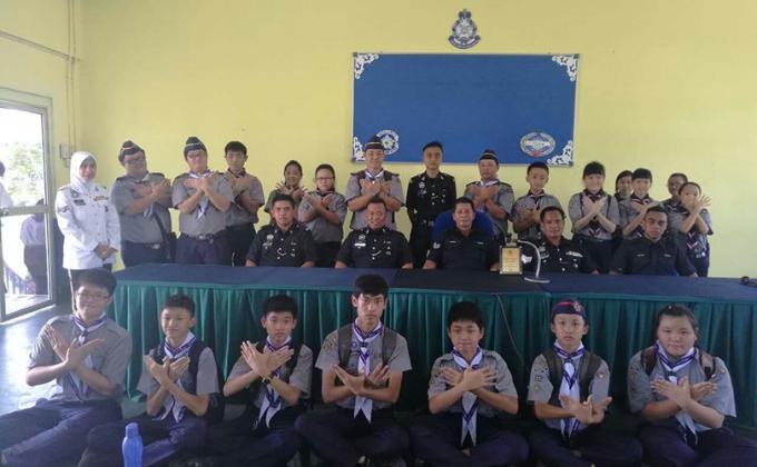 LAWATAN SAMBIL BELAJIR KE BALAI POLIS