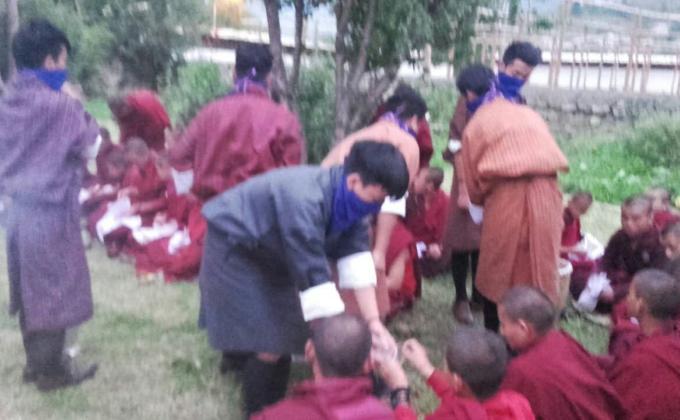 Volunteer work at temple
