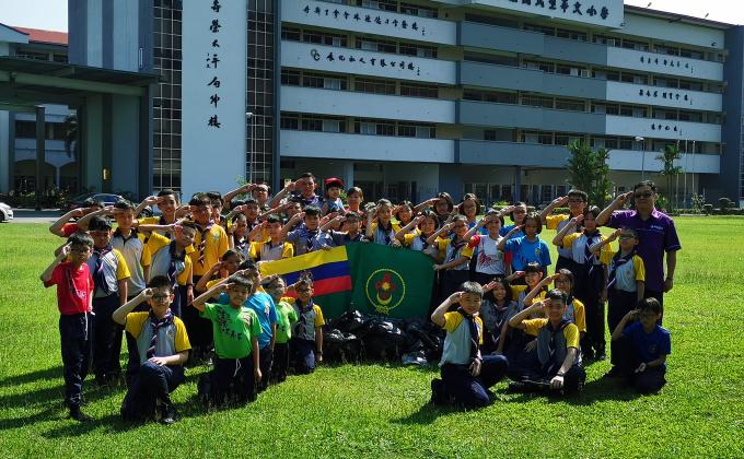 Scouts Trash the Trash Day 2019