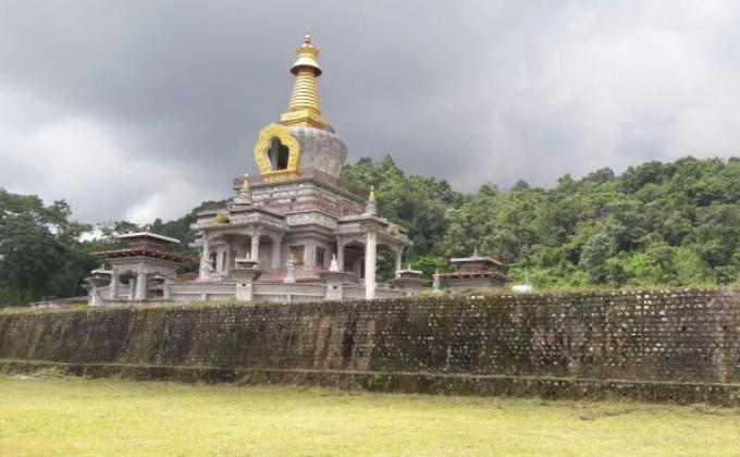 Community service at Drodhul phendeyling, a religious site 